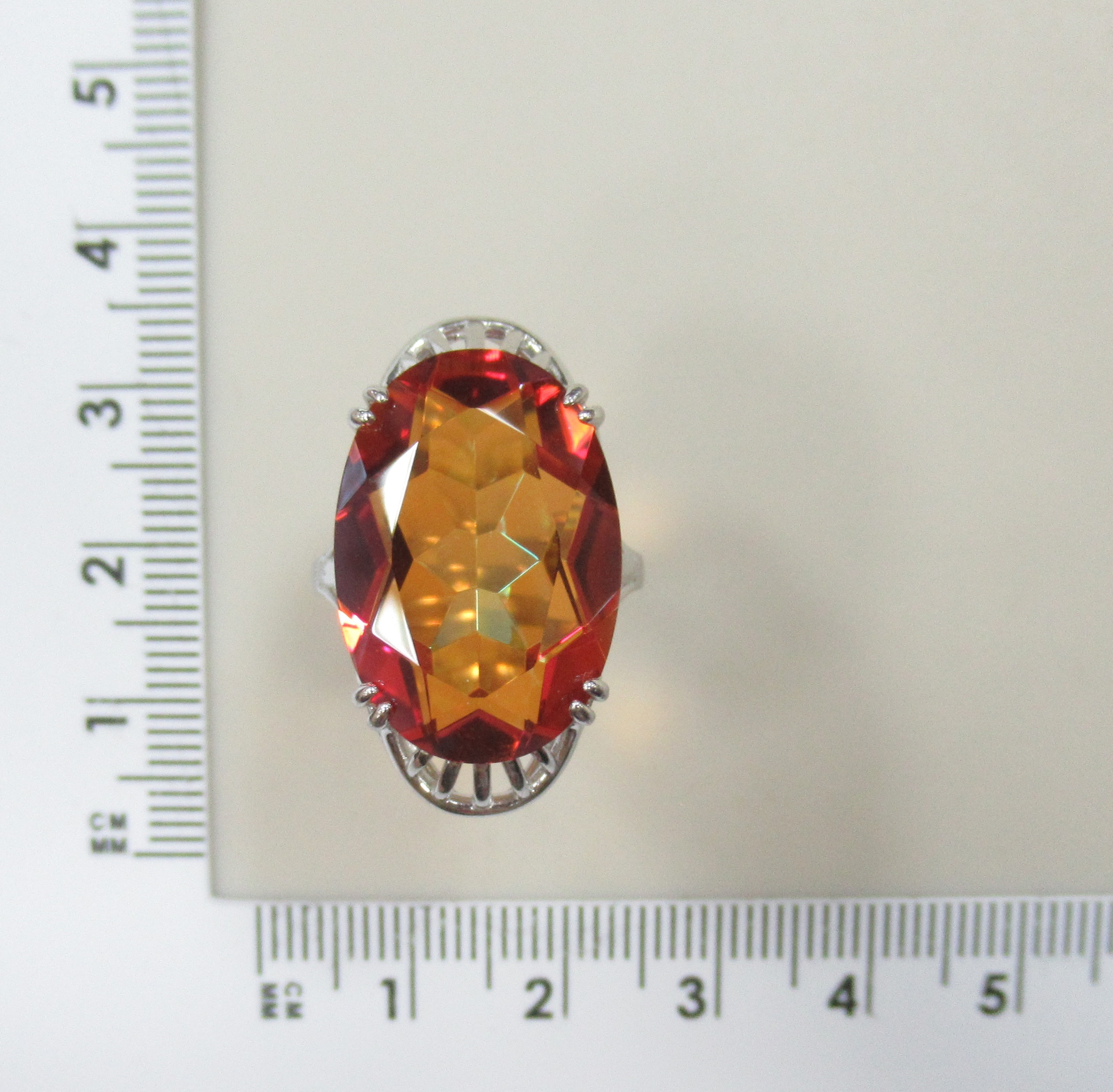 Серебряное кольцо с оранжевым горным хрусталем